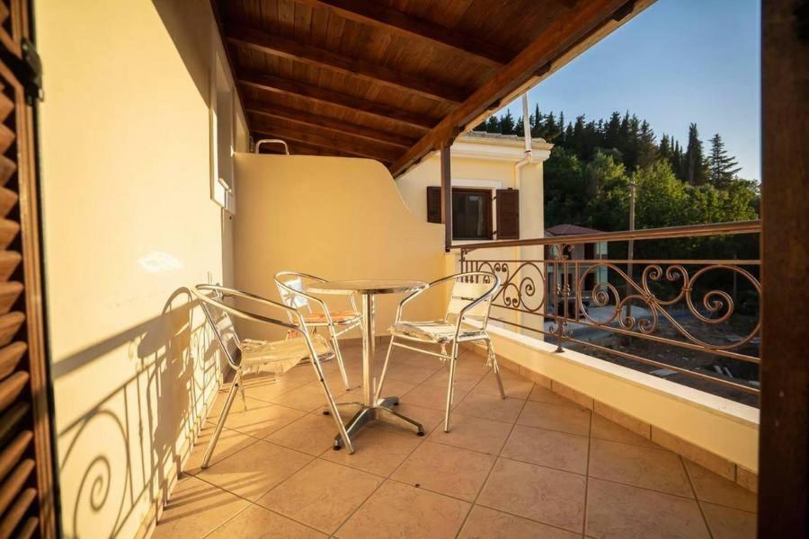 Villa Karolina Tsogkas Sívota エクステリア 写真